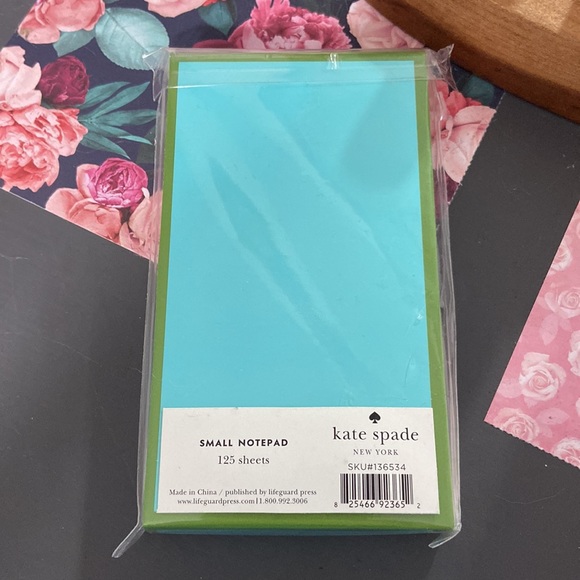 Kate Spade Small Notepad - Picture 4 of 5